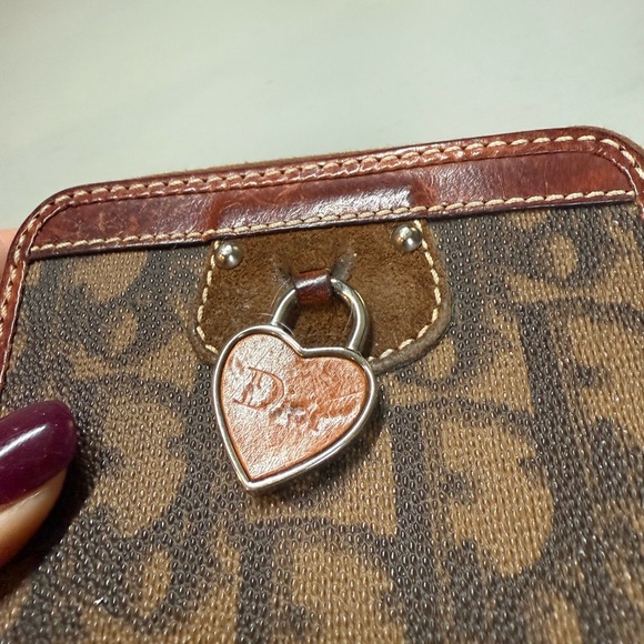 Dior Brown and Tan Heart Charm Wallet - ⭐️AuThEniC - Picture 5 of 5